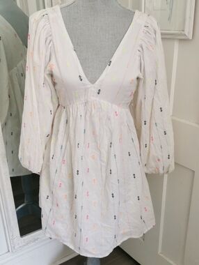 NWT Japna White VNeck Long Sleeve Embroidered Mini Dress with Neon Accents. XS
